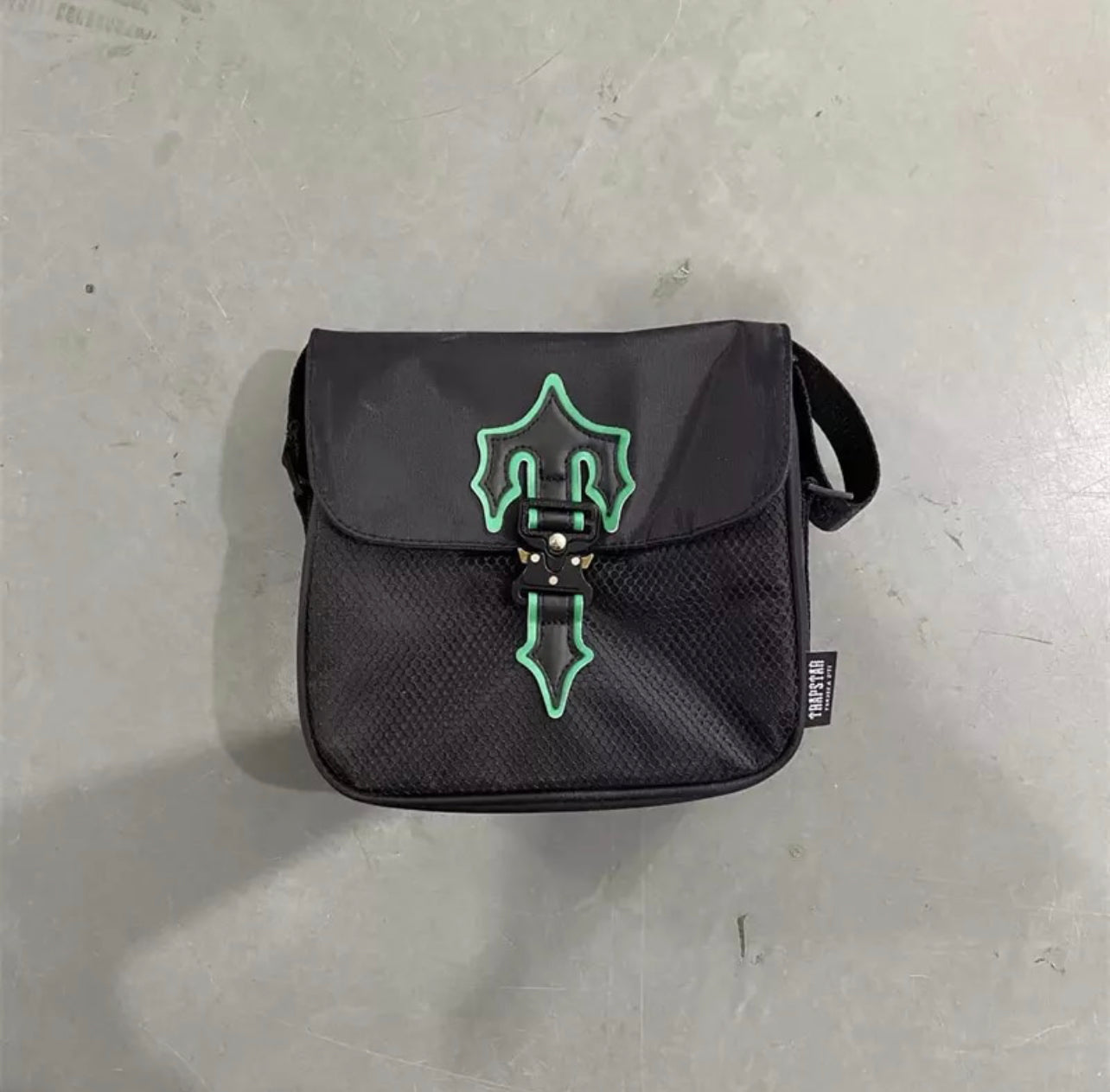 Trapstar Side Bag tnairshoes